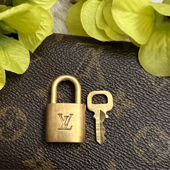 Authentic LV gold lock and key #312 - Picture 1 of 4